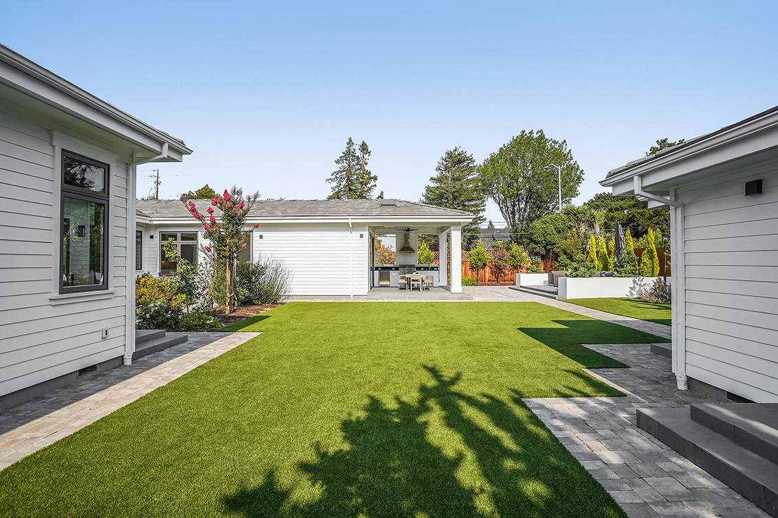 Backyard (B) picture - 686 Spargur Dr, Los Altos 94022