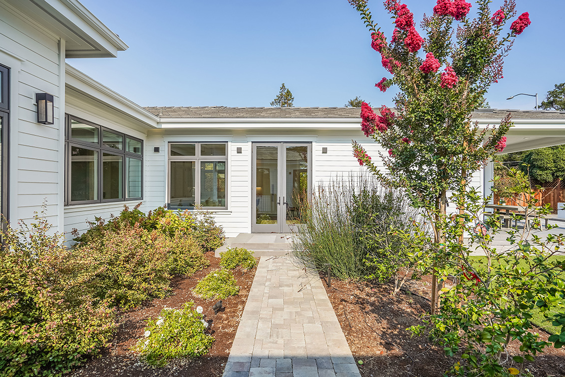 Backyard (C) picture - 686 Spargur Dr, Los Altos 94022