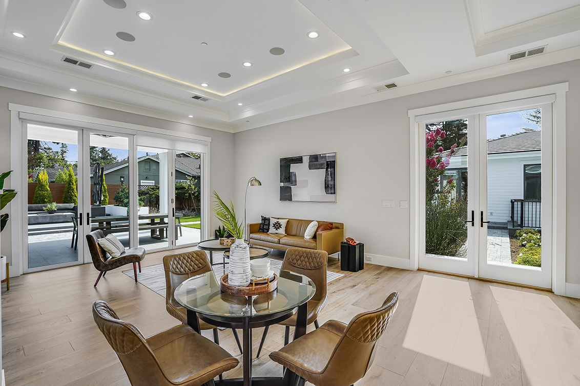 Breakfast Area (A) picture - 686 Spargur Dr, Los Altos 94022