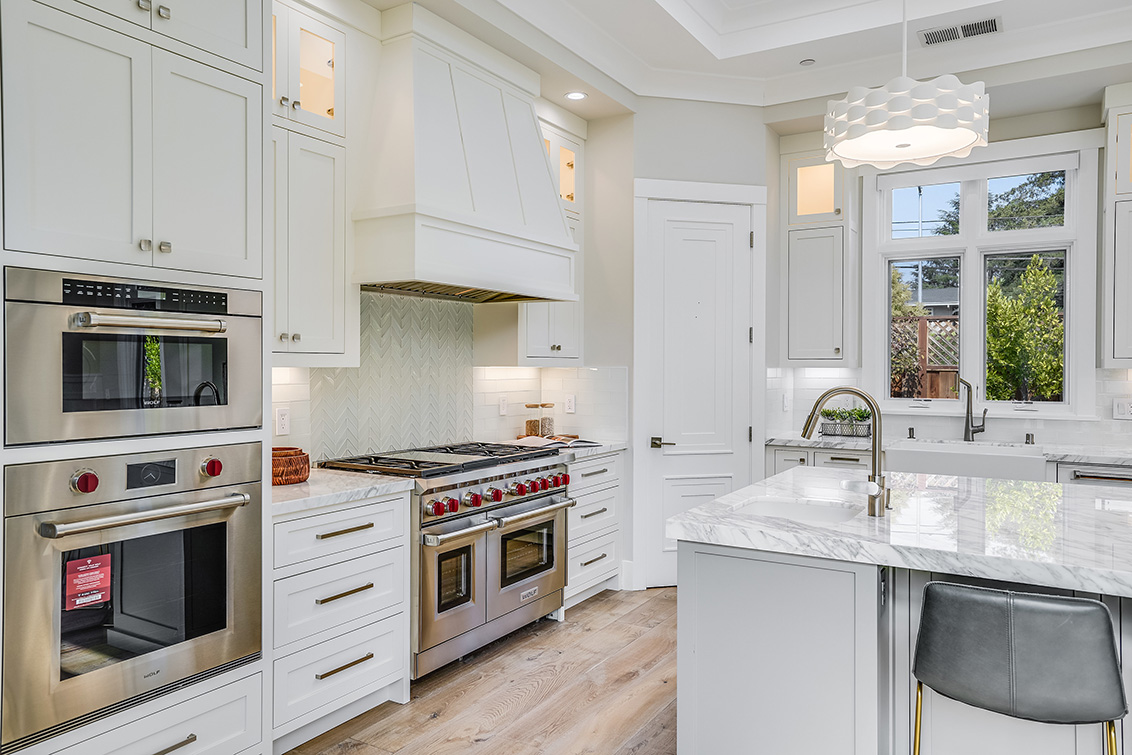 Kitchen (D) picture - 686 Spargur Dr, Los Altos 94022