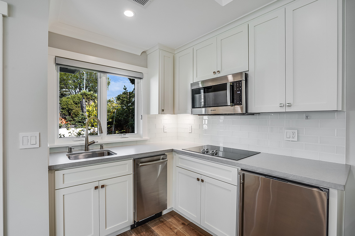 Kitchen Sink (A) picture - 686 Spargur Dr, Los Altos 94022