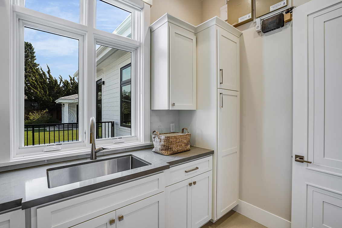 Laundry (B) picture - 686 Spargur Dr, Los Altos 94022