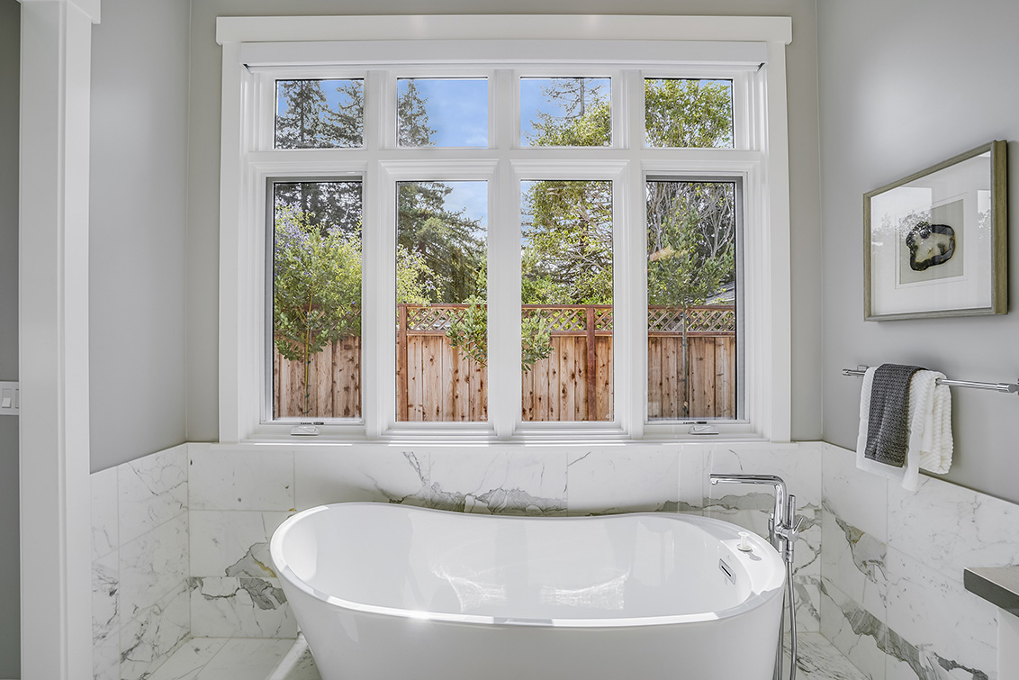 Master Bath Tub Picture - 686 Spargur Dr, Los Altos 94022 Master Bath Tub picture - 686 Spargur Dr, Los Altos 94022