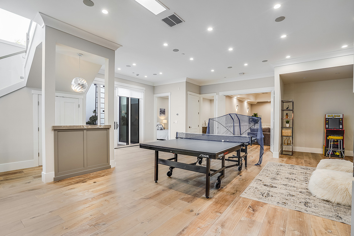 Recreation Room (B) picture - 686 Spargur Dr, Los Altos 94022