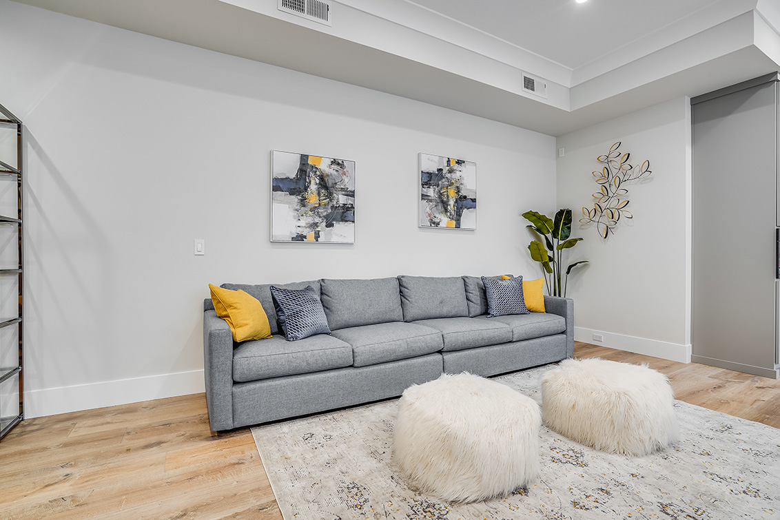 Recreation Room (E) picture - 686 Spargur Dr, Los Altos 94022