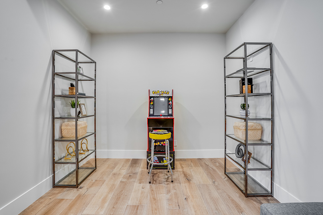 Recreation Room (F) picture - 686 Spargur Dr, Los Altos 94022