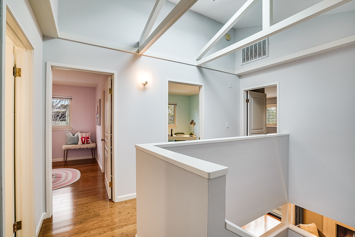 Upstairs Landing (B) Picture - 678 Webster St, Palo Alto 94301 Upstairs Landing (B) picture - 678 Webster St, Palo Alto 94301