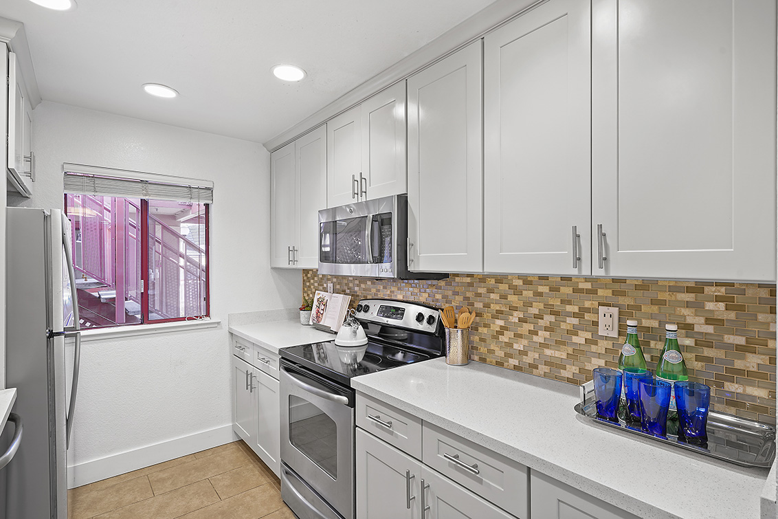 Kitchen - 4149 El Camino Way #D, Palo Alto 94306