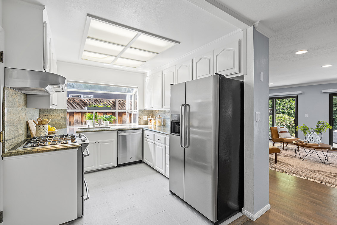 Kitchen - 3283 Lindenoaks Dr, San Jose 95117